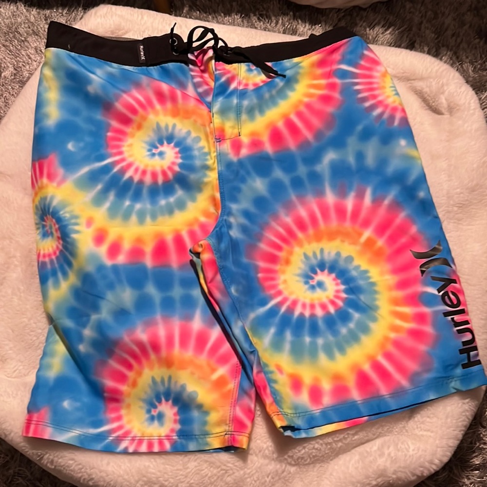 NWT BOYS HURLEY SWIM TRUNKS